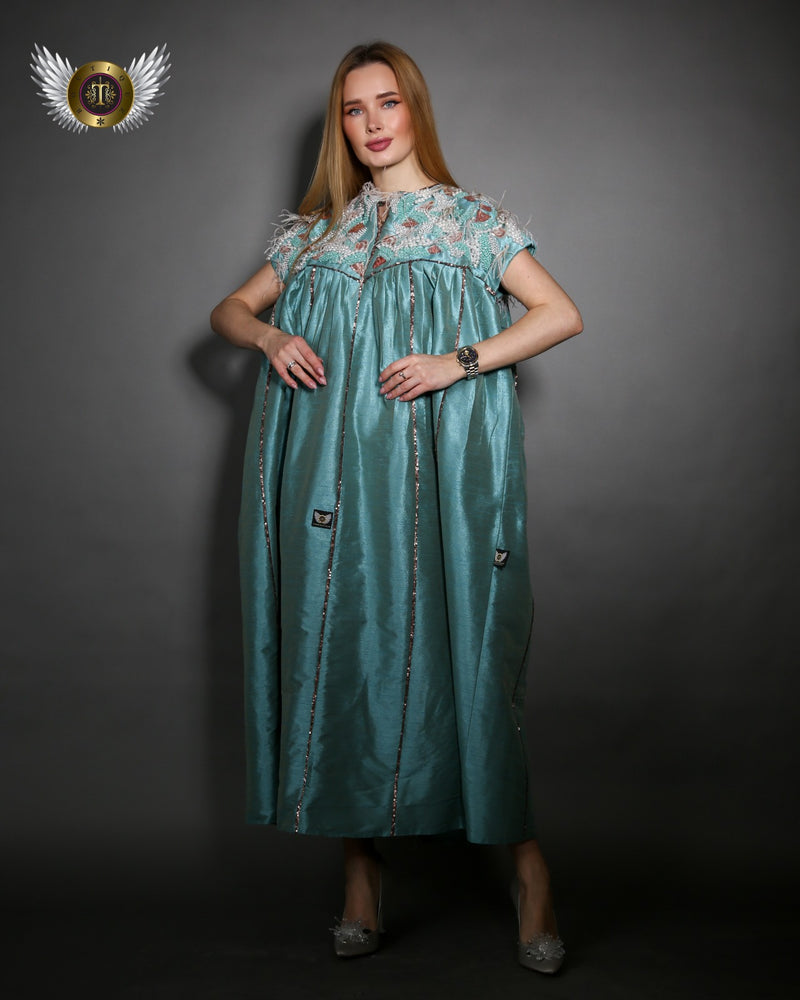 فستان فخم من شانتون - تصميم يدوي مع قصات مميزة